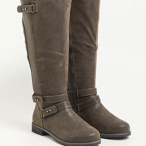 Torrid strappy knee boot - gray faux oil suede size 10.5
